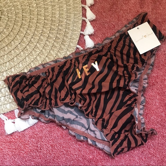 Victoria’s Secret PINK Ruffle Edge Cheekster Panty Brandied Peach Zebra M NEW - Picture 1 of 4